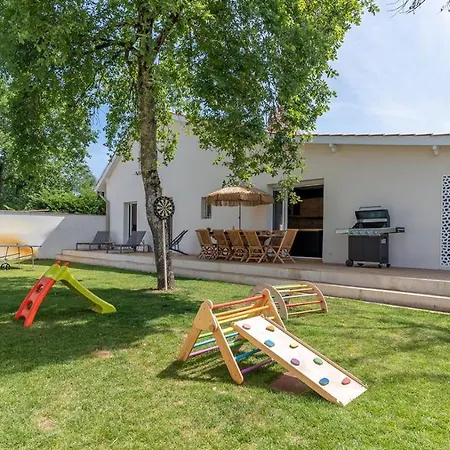 Hakuna Matata - 4 Etoiles Climatisee Avec Piscine Holiday home Saint-Medard-en-Jalles